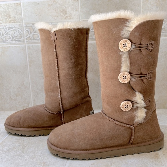 UGG Tall Bailey Button size US 6 UK 36 - Picture 2 of 8